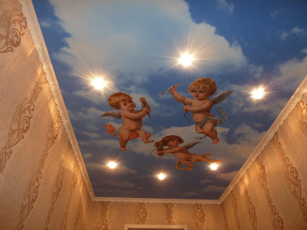 Тканевый натяжной потолок DESCOR с фотопечатью "Ангелы" в Лисках 10 фото